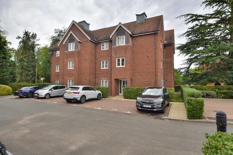 2 bedroom ground floor flat to rent, Chantry Court, Felsted