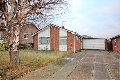 2 bedroom detached bungalow for sale - Dugmore Avenue, Kirby le Soken, Frinton on Sea