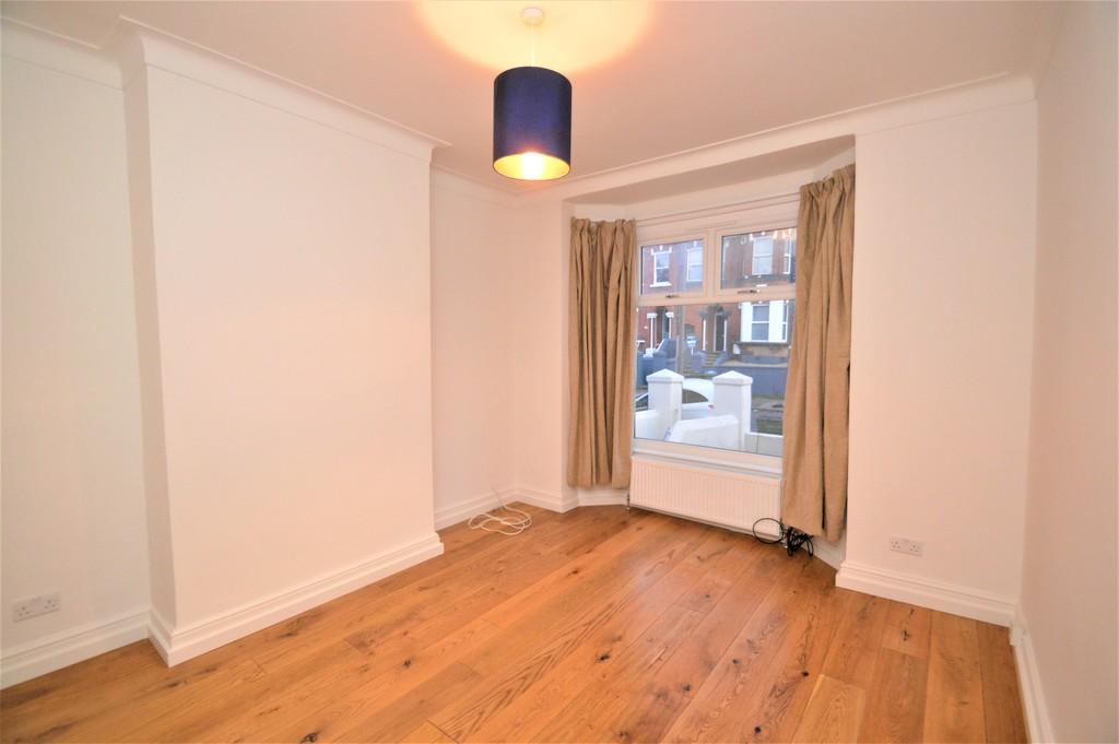 Eglinton Road, London 2 bed £1,600 pcm (£369 pw)