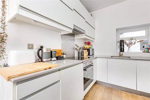 2 bedroom terraced house to rent, Mysore Road, London