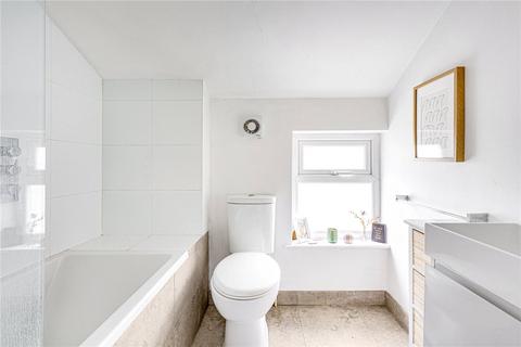 2 bedroom terraced house to rent, Mysore Road, London