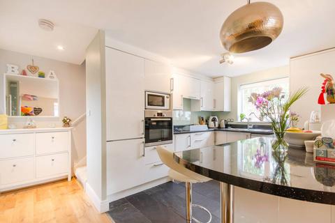 144 Telegraph Place, London, E14 9XD