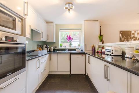 144 Telegraph Place, London, E14 9XD
