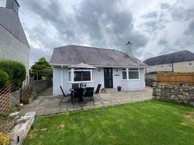 Penygroes, Gwynedd 3 bed detached bungalow £250,000