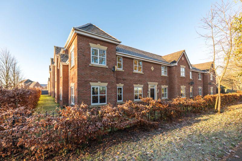Delph Drive, Burscough, Ormskirk, L40... 2 bed apartment £725 pcm (£