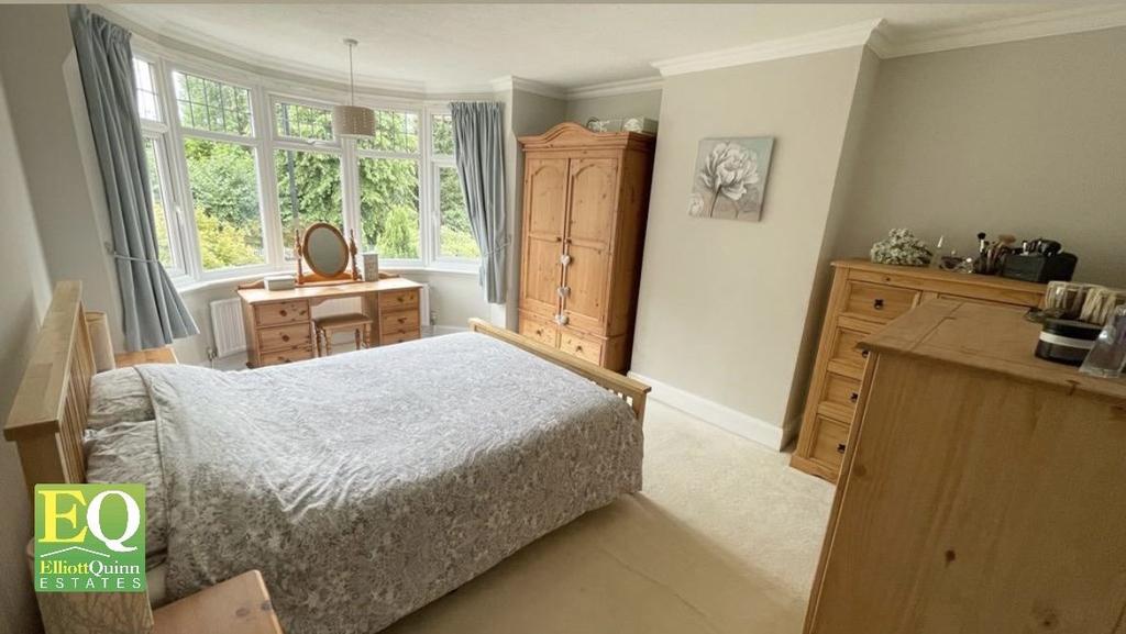 Immaculately presented and extended traditional 3