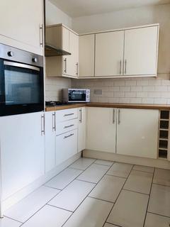 4 bedroom terraced house to rent - Strawberry Hill, Salford, M6 6AH