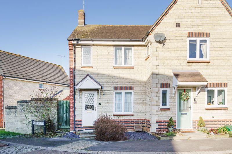 Corncrake Way, Bicester 2 bed end of terrace house £300,000