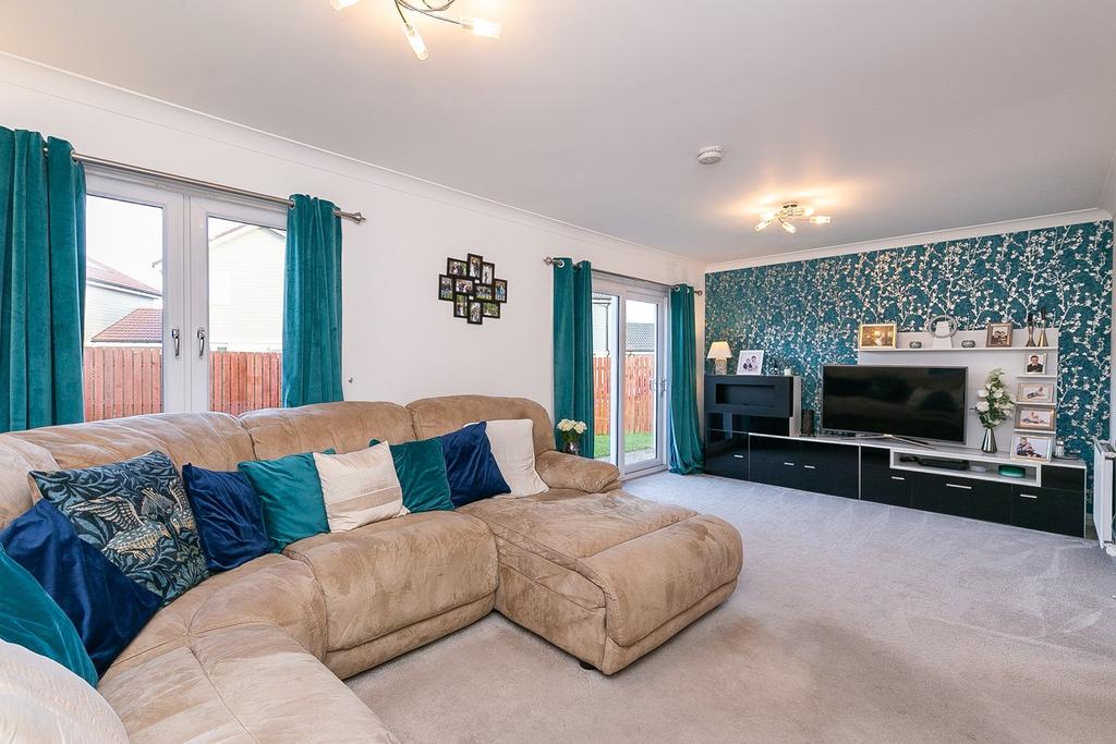 Oban Terrace, Trottick, Dundee, DD3 3 bed semidetached house £210,000