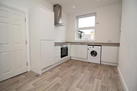 2 bedroom apartment to rent, West Cliff Road Ramsgate