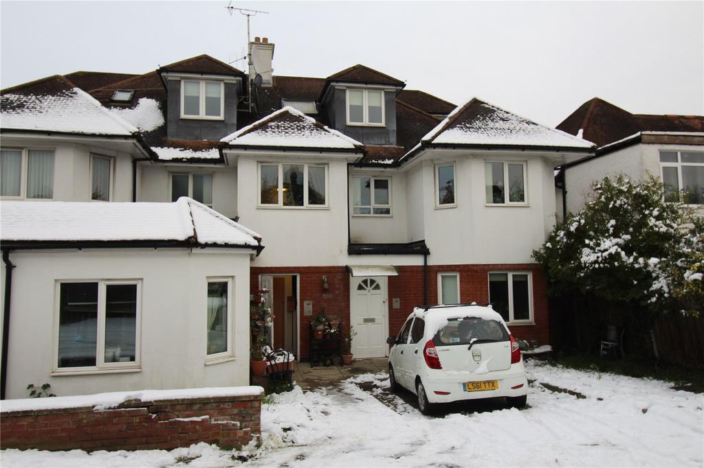 Olive Court, Edgwarebury Gardens... 2 bed £1,650 pcm (£381 pw)