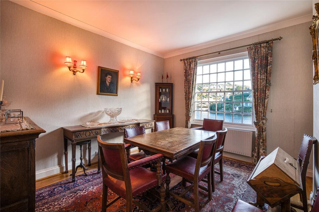 Bedroom 2/Dining Rm