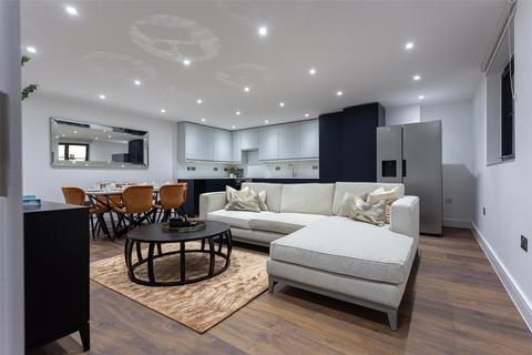 16 Hillcrest Road, Acton, London, W3 9RZ