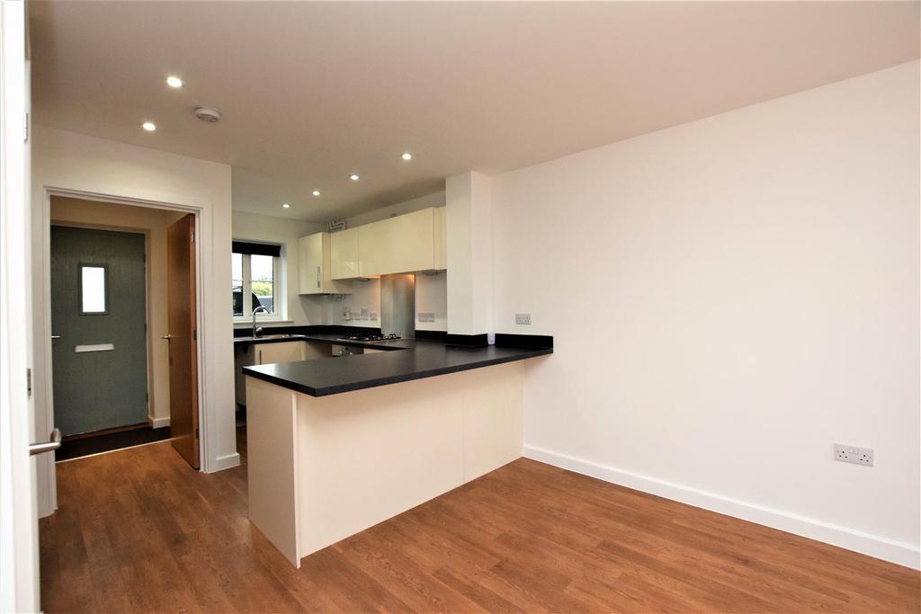 Road, Stowmarket 2 bed house £850 pcm (£196 pw)