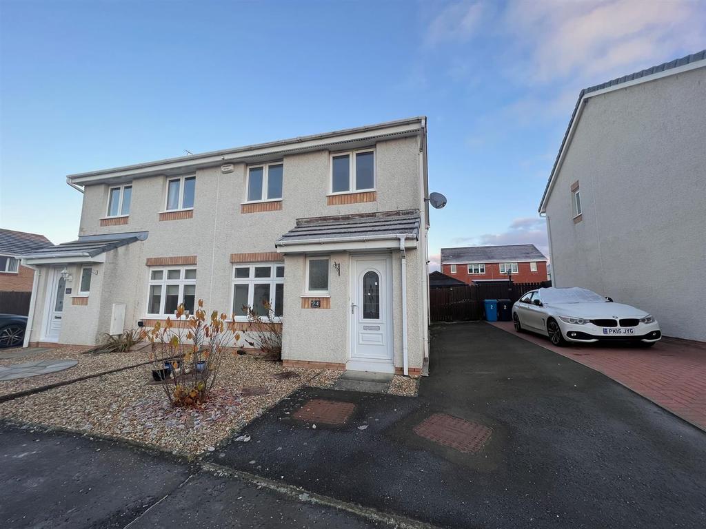 Mornington Grove, Blackwood, Lanark 3 bed semidetached house £115,000