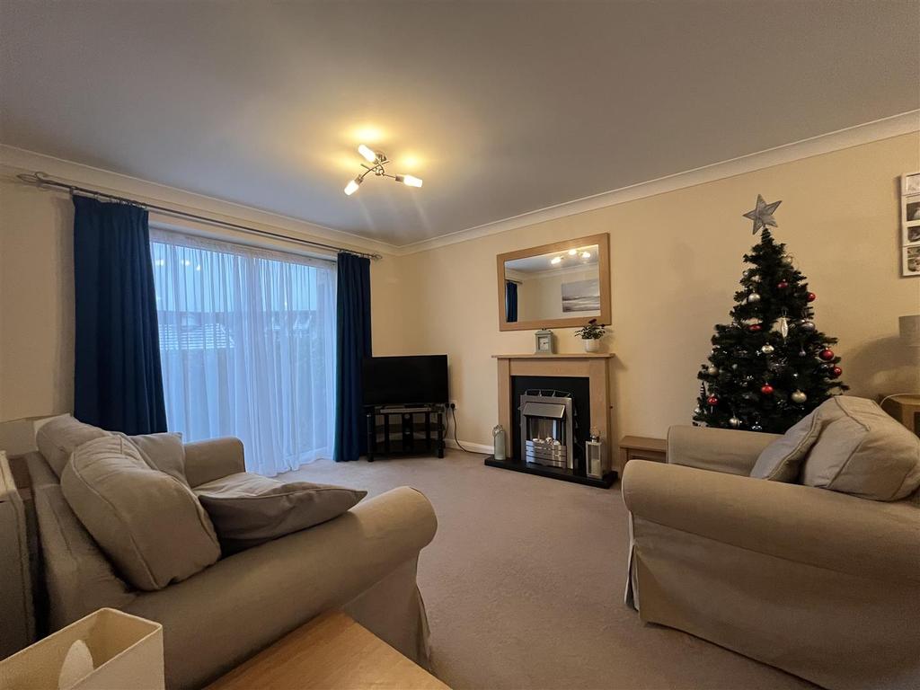 Warren House Walk, Sutton Coldfield 2 bed apartment £165,000