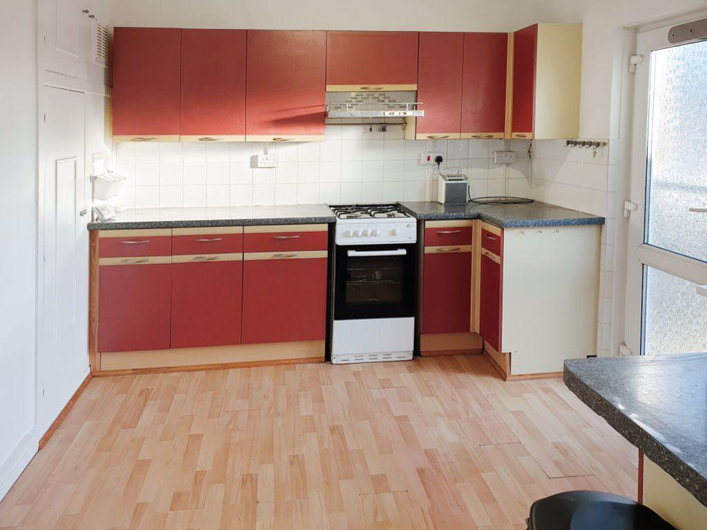 St Helier Drive, Sandfields, Port Talbot, SA12 7AW 2 bed flat £625