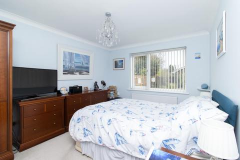 3 bedroom detached bungalow for sale - Tina Gardens, Broadstairs
