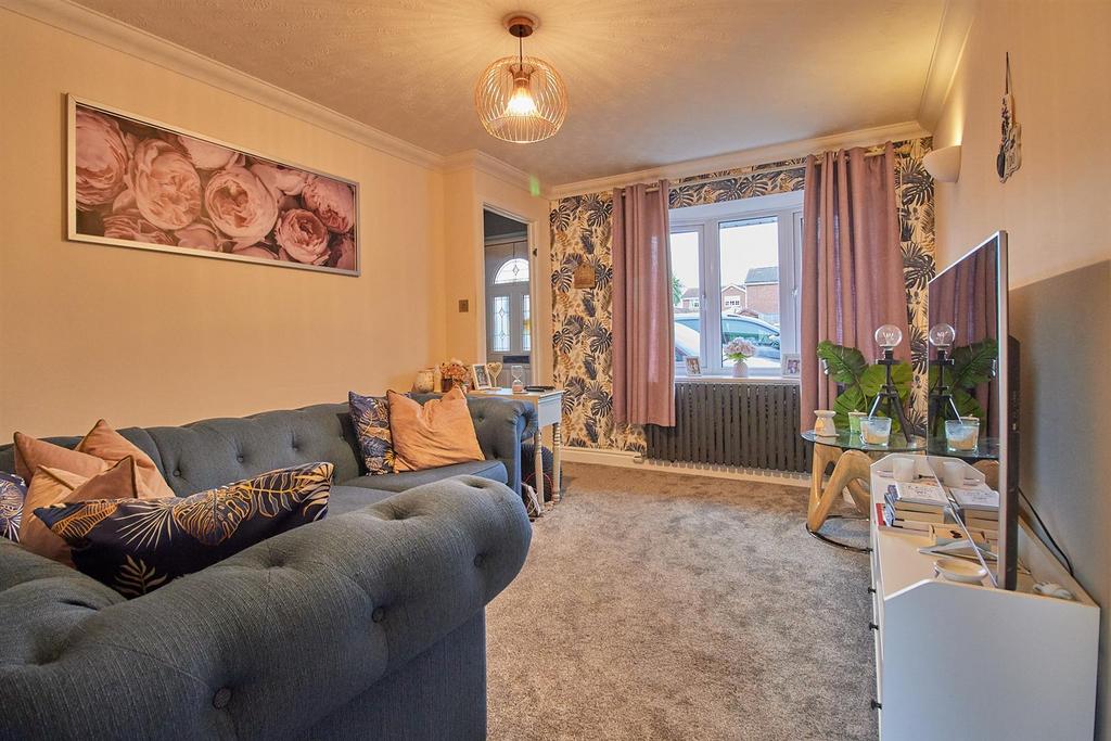 Willow Tree Close, Barwell 2 bed semidetached house £200,000