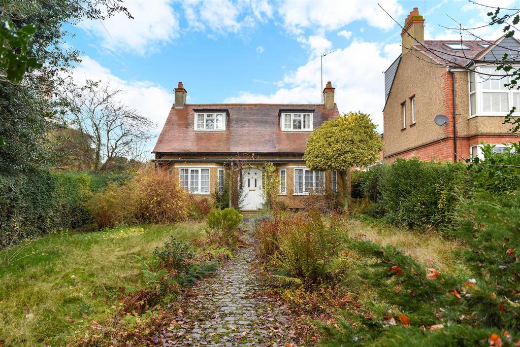 Weedon Road, Northampton 3 bed detached bungalow £385,000