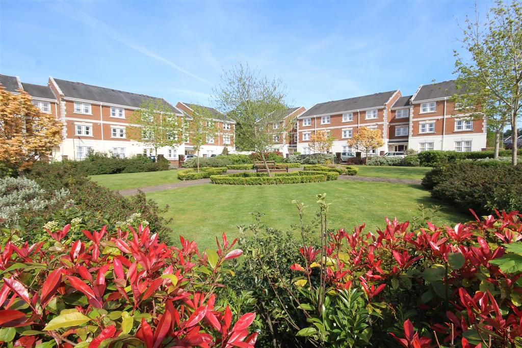 St. Lukes Square, Guildford 1 bed flat £1,050 pcm (£242 pw)