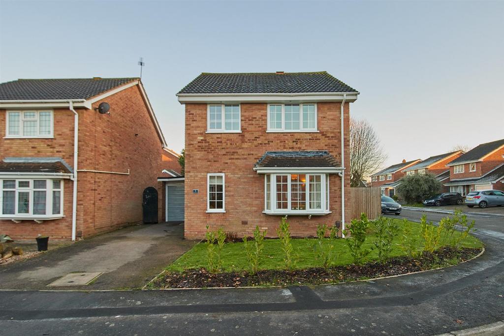 Norwood Close, Hinckley 4 bed detached house £323,000