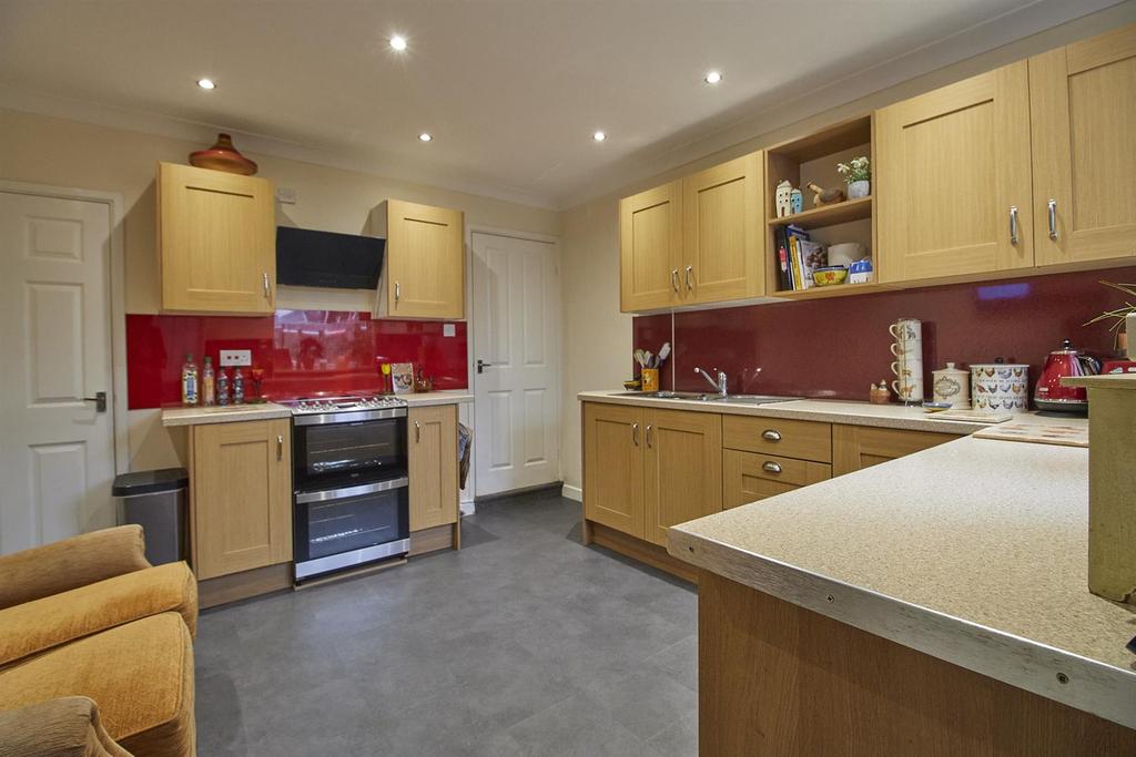Highfield Street, Earl Shilton 2 bed end of terrace house £160,000