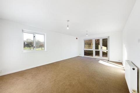 68 Bellfield, Croydon, CR0 9JX