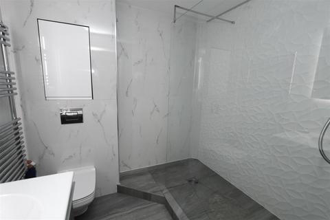 Flat 21, Booths Court Poplar Drive, Hutton, Brentwood, CM13 1YY
