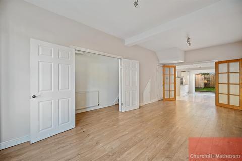 4 bedroom house to rent - Glasgow Road, Plaistow E13 9HP
