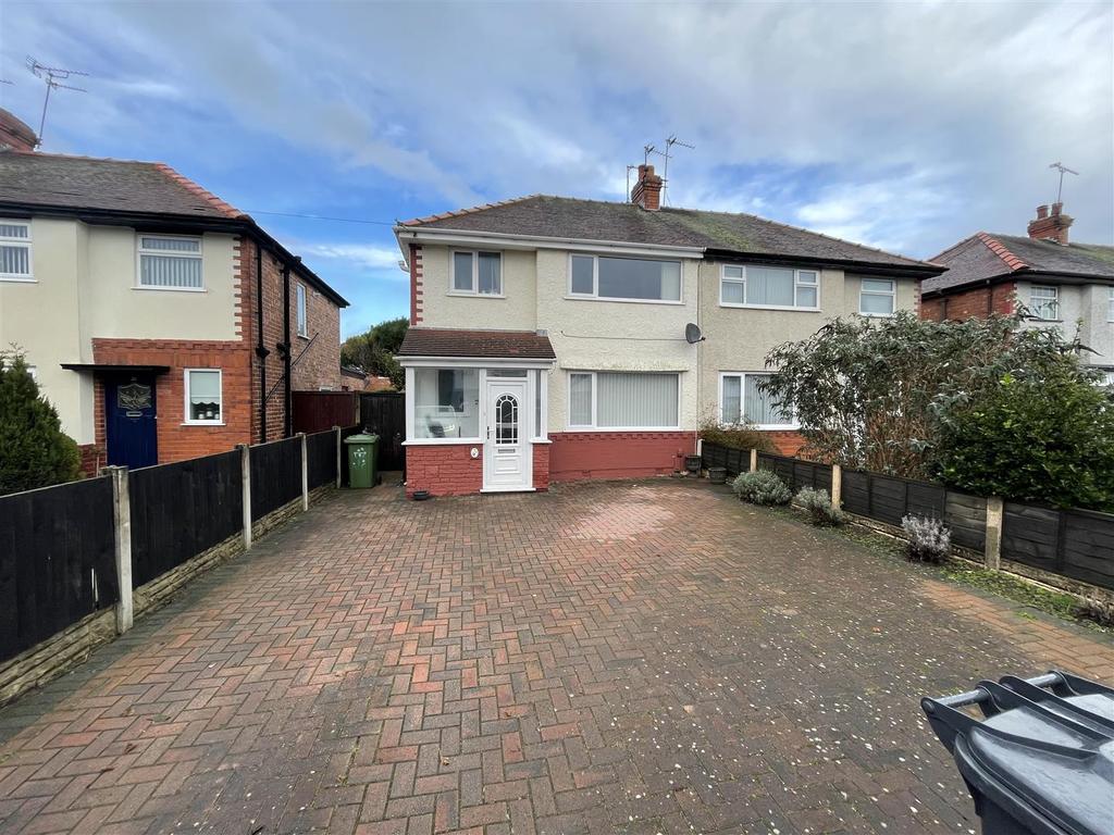 Altcar Lane, Formby, Liverpool 3 bed semidetached house £995 pcm (£