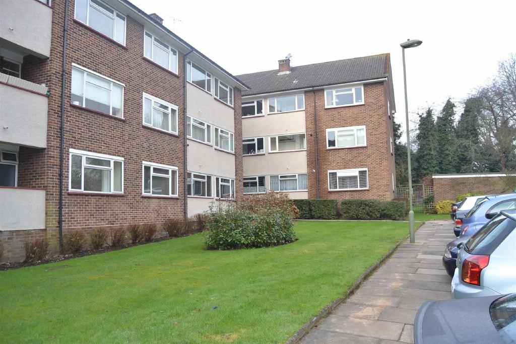 Holders Hill Road, Hendon 2 bed flat £1,450 pcm (£335 pw)
