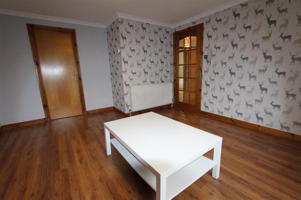 7, Bothwell Court Dunfermline, Fife, KY11 3AD 2 bed property £650 pcm