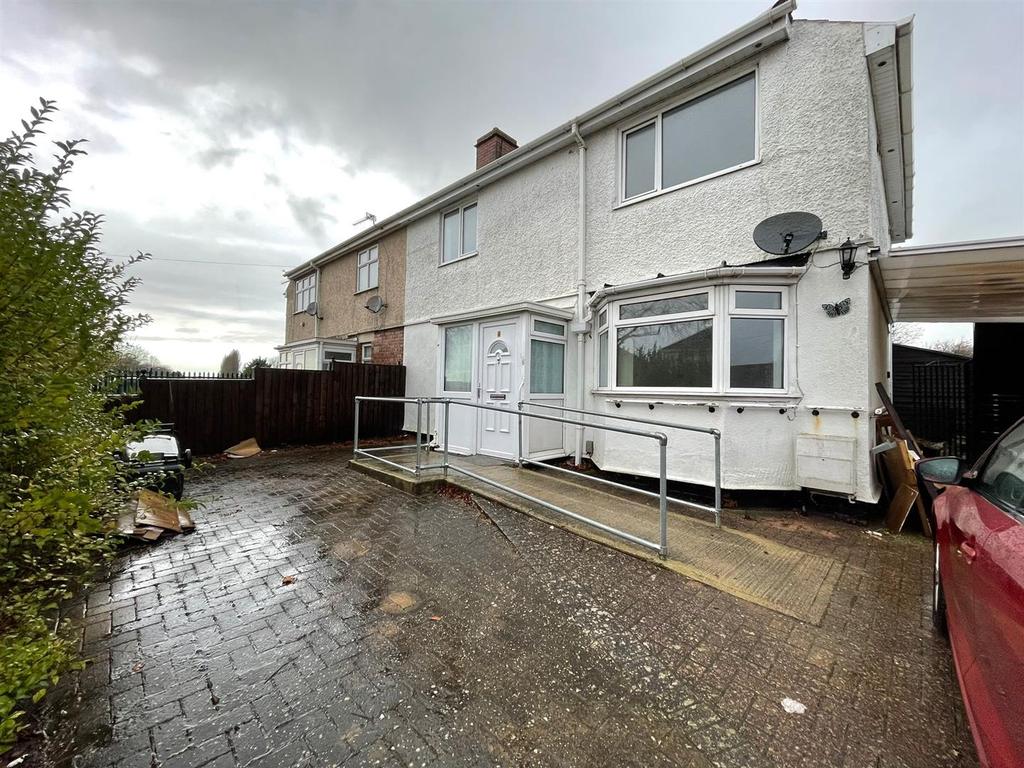 Beech Avenue, Swindon 4 bed semidetached house £1,500 pcm (£346 pw)