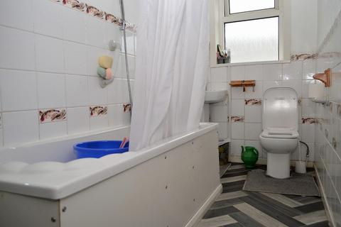 571 Ashton Road, Oldham, OL8 2NF