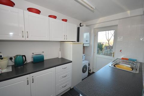 5 Barton Crescent, Chesterfield, S40 4UH