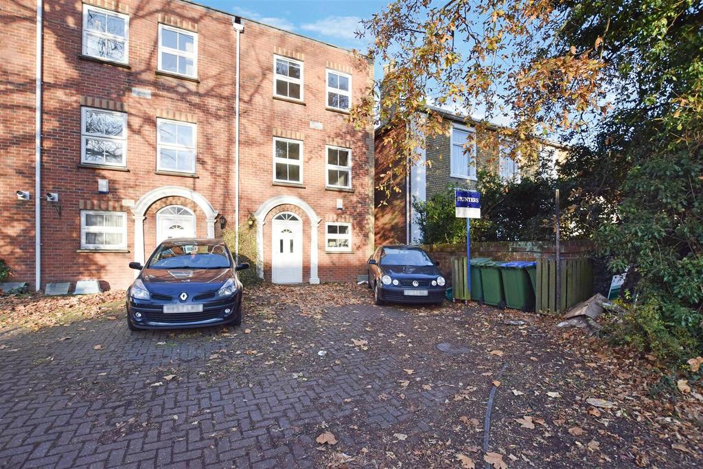 Millbrook Road East, Southampton, Hampshire 4 bed private hall to rent £1,800 pcm (£415 pw)