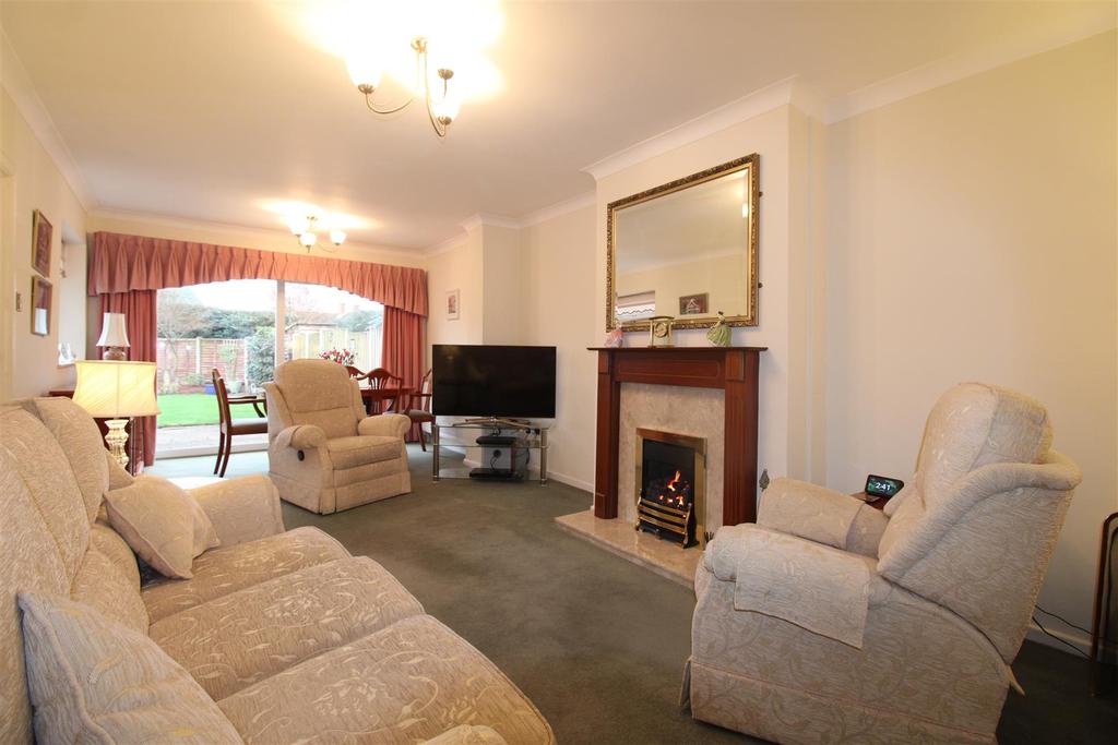 Lea Vale Road, Stourbridge 3 bed semidetached house £325,000