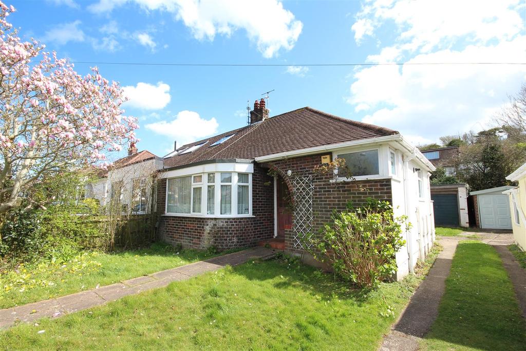 Mackie Avenue, Brighton 2 bed semidetached bungalow £1,495 pcm (£345 pw)