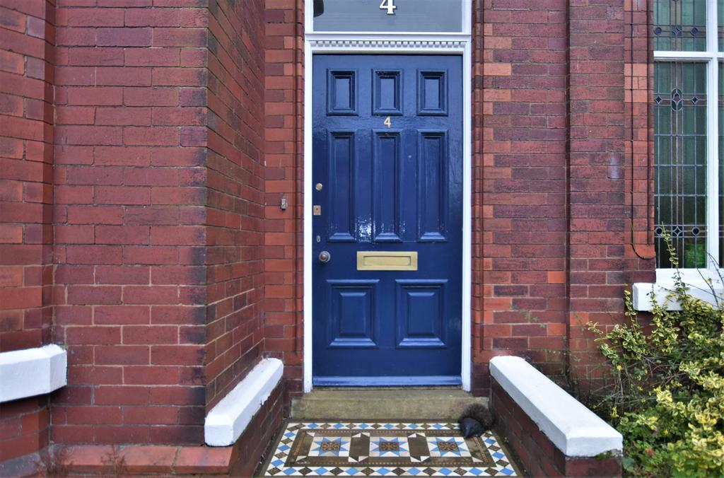 Croslands Park Road, BarrowInFurness 4 bed semidetached house for