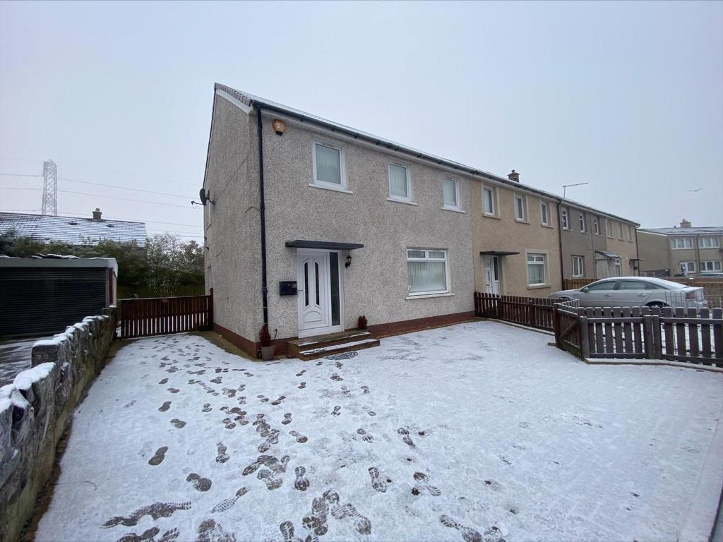 Etive Crescent, Wishaw 3 bed house £695 pcm (£160 pw)