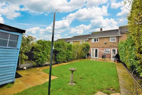 19 Stanwyck Gardens, Romford, RM3 7JU