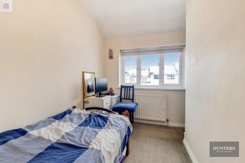 19 Stanwyck Gardens, Romford, RM3 7JU