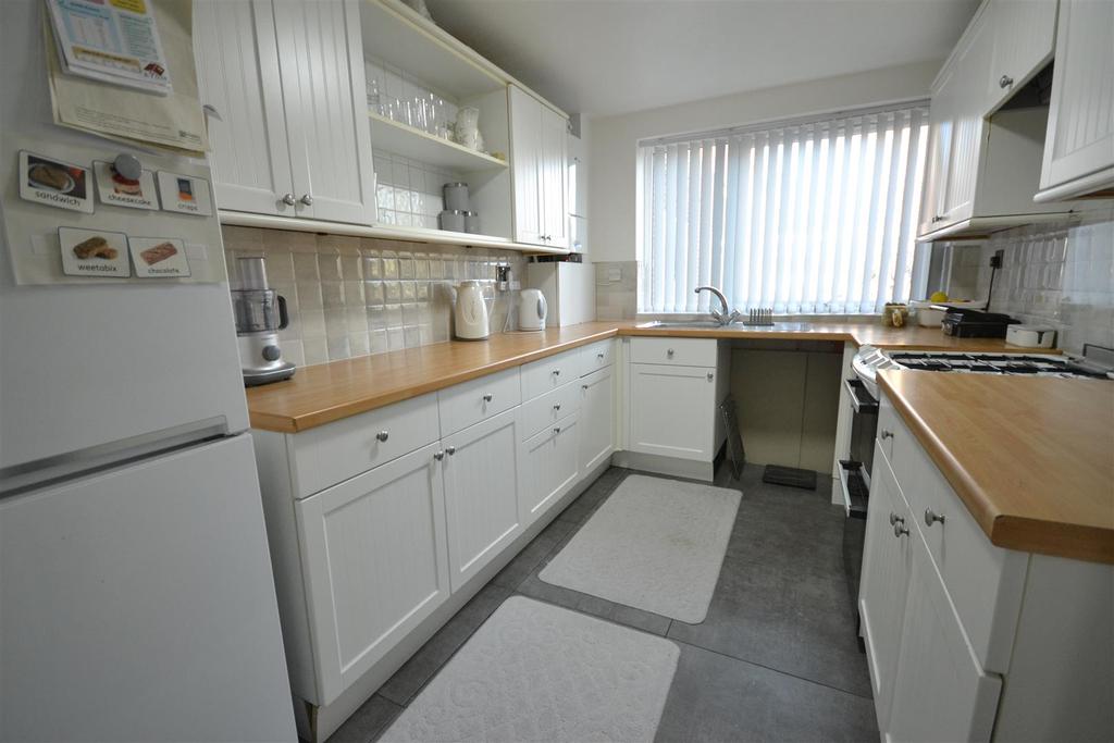 Fitted kitchen