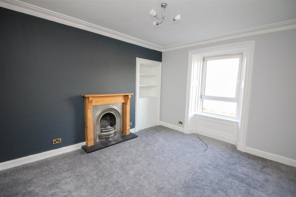 Duke Street, Hawick 3 bed flat £550 pcm (£127 pw)