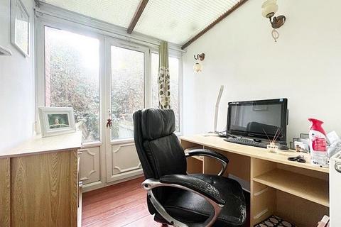 68 Doncaster Road, Darfield, Barnsley, S73 9HX