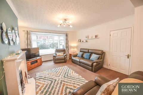 4 bedroom semi-detached house for sale - Coniston Avenue, Whickham, Newcastle Upon Tyne