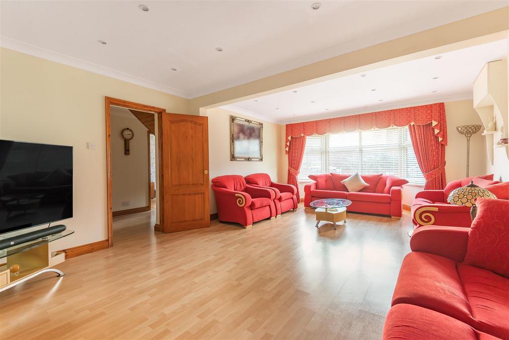 Spring Road, Kempston, Bedford 5 bed detached house £589,000