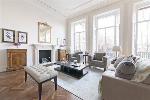 3 bedroom apartment to rent, Cadogan Square, Knightsbridge, London, SW1X