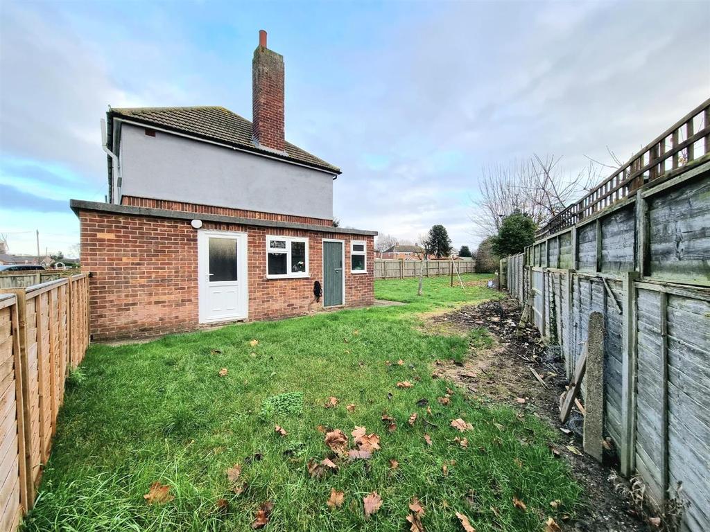 West Cobgate, Moulton, Spalding 3 bed semidetached house £219,950
